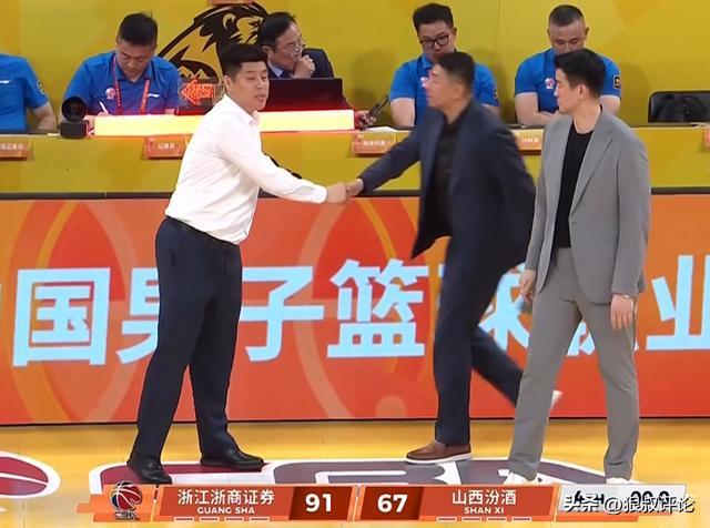 乐鱼官方网站最新版本下载-拒绝爆冷！CBA常规赛前四名晋级季后赛四强 逐鹿新赛季总冠军